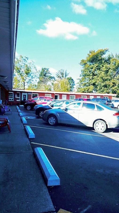 Leisure Motel Windsor Zewnętrze zdjęcie